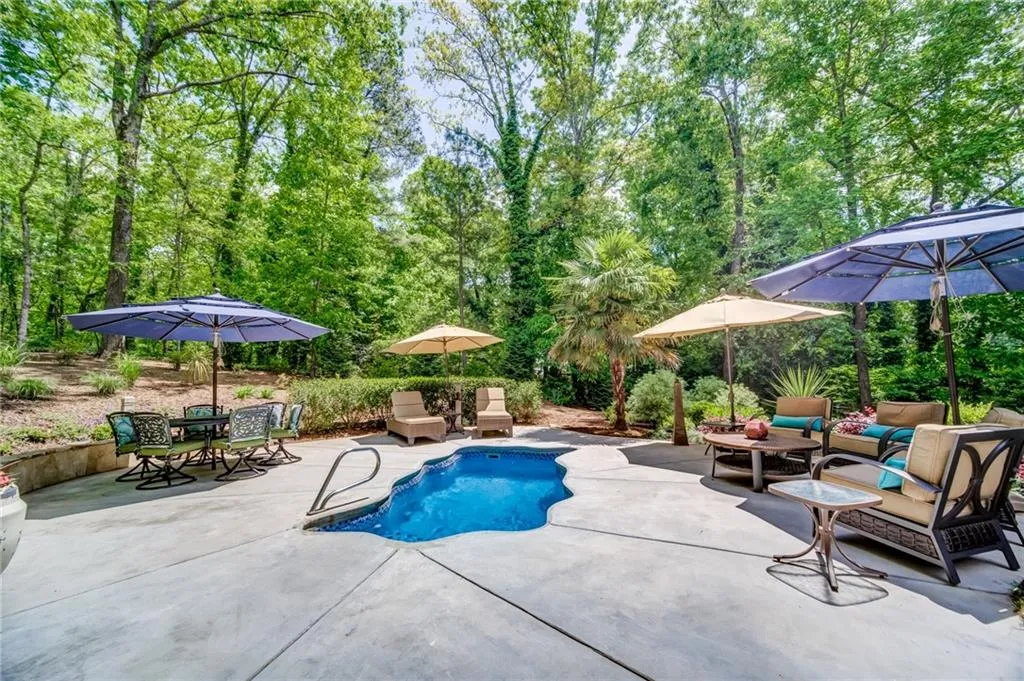 1669 Spalding Drive, Sandy Springs, Georgia 30350, 4 Bedrooms Bedrooms, ,3 BathroomsBathrooms,Residential,Sold,1669 Spalding Drive,6875261