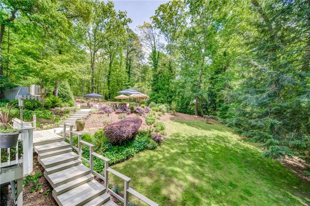 1669 Spalding Drive, Sandy Springs, Georgia 30350, 4 Bedrooms Bedrooms, ,3 BathroomsBathrooms,Residential,Sold,1669 Spalding Drive,6875261