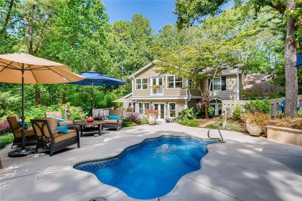 1669 Spalding Drive, Sandy Springs, Georgia 30350, 4 Bedrooms Bedrooms, ,3 BathroomsBathrooms,Residential,Sold,1669 Spalding Drive,6875261