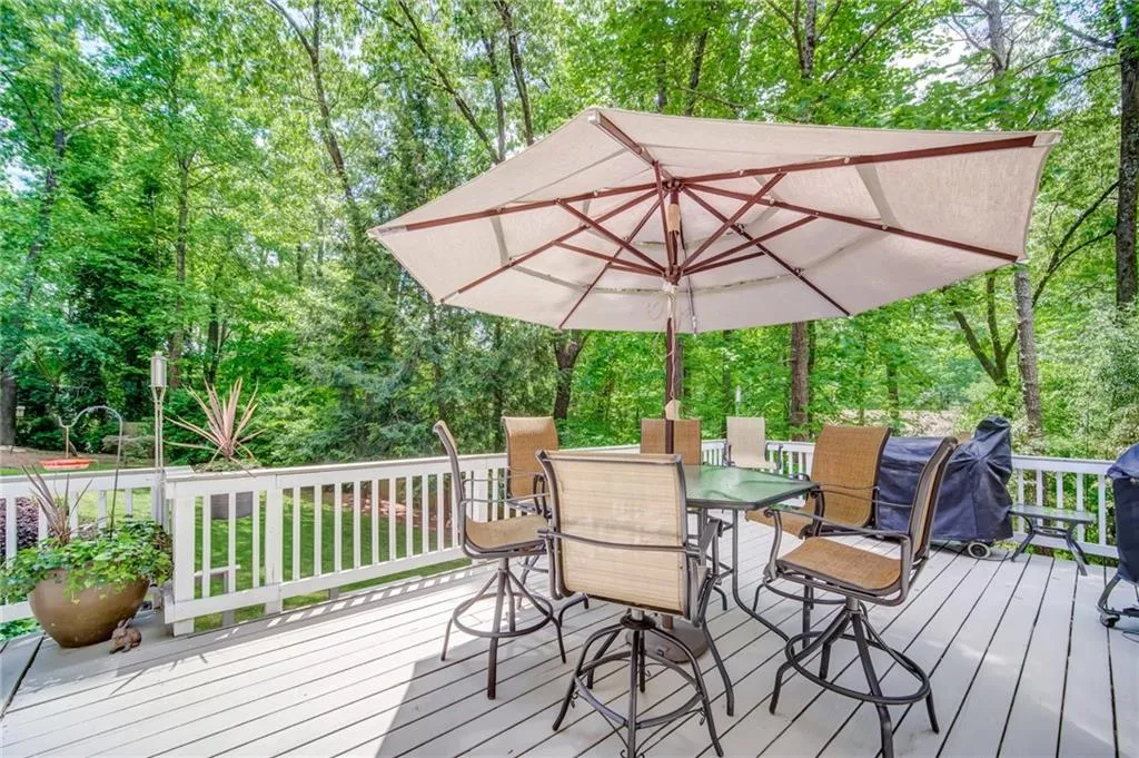 1669 Spalding Drive, Sandy Springs, Georgia 30350, 4 Bedrooms Bedrooms, ,3 BathroomsBathrooms,Residential,Sold,1669 Spalding Drive,6875261