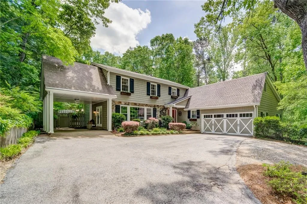 1669 Spalding Drive, Sandy Springs, Georgia 30350, 4 Bedrooms Bedrooms, ,3 BathroomsBathrooms,Residential,Sold,1669 Spalding Drive,6875261
