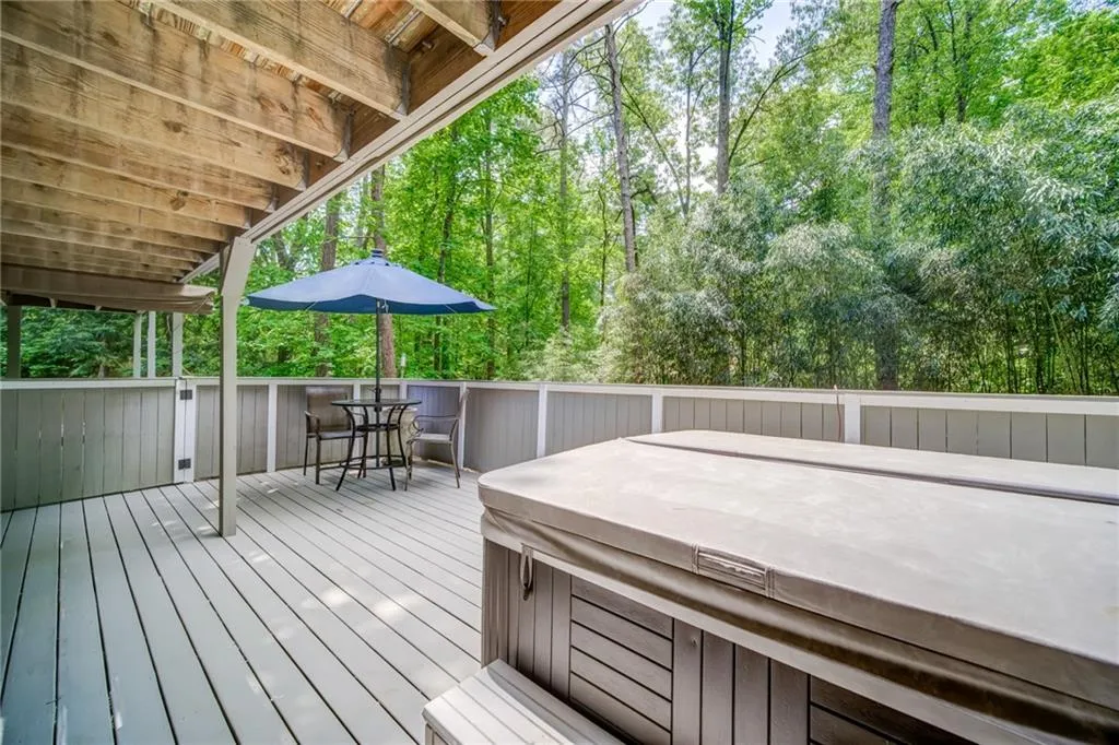 1669 Spalding Drive, Sandy Springs, Georgia 30350, 4 Bedrooms Bedrooms, ,3 BathroomsBathrooms,Residential,Sold,1669 Spalding Drive,6875261