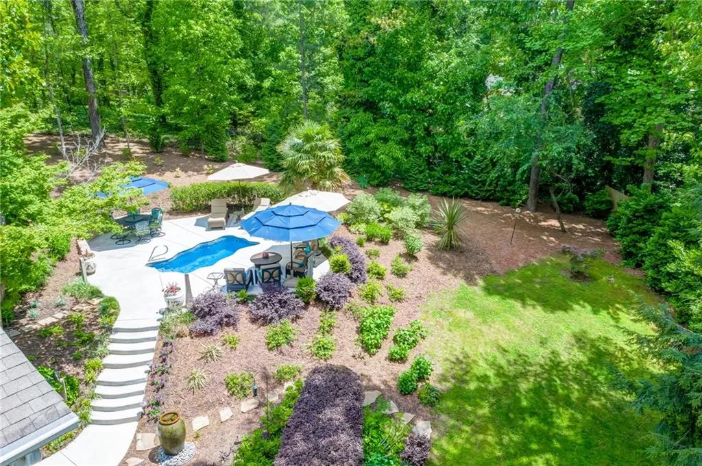 1669 Spalding Drive, Sandy Springs, Georgia 30350, 4 Bedrooms Bedrooms, ,3 BathroomsBathrooms,Residential,Sold,1669 Spalding Drive,6875261
