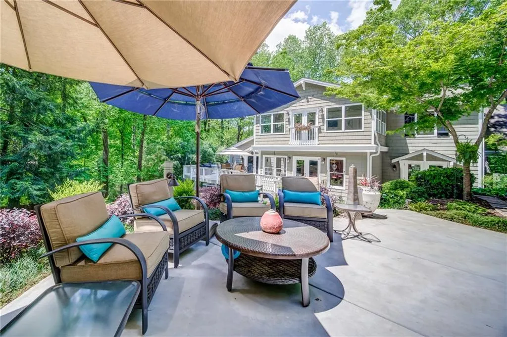 1669 Spalding Drive, Sandy Springs, Georgia 30350, 4 Bedrooms Bedrooms, ,3 BathroomsBathrooms,Residential,Sold,1669 Spalding Drive,6875261