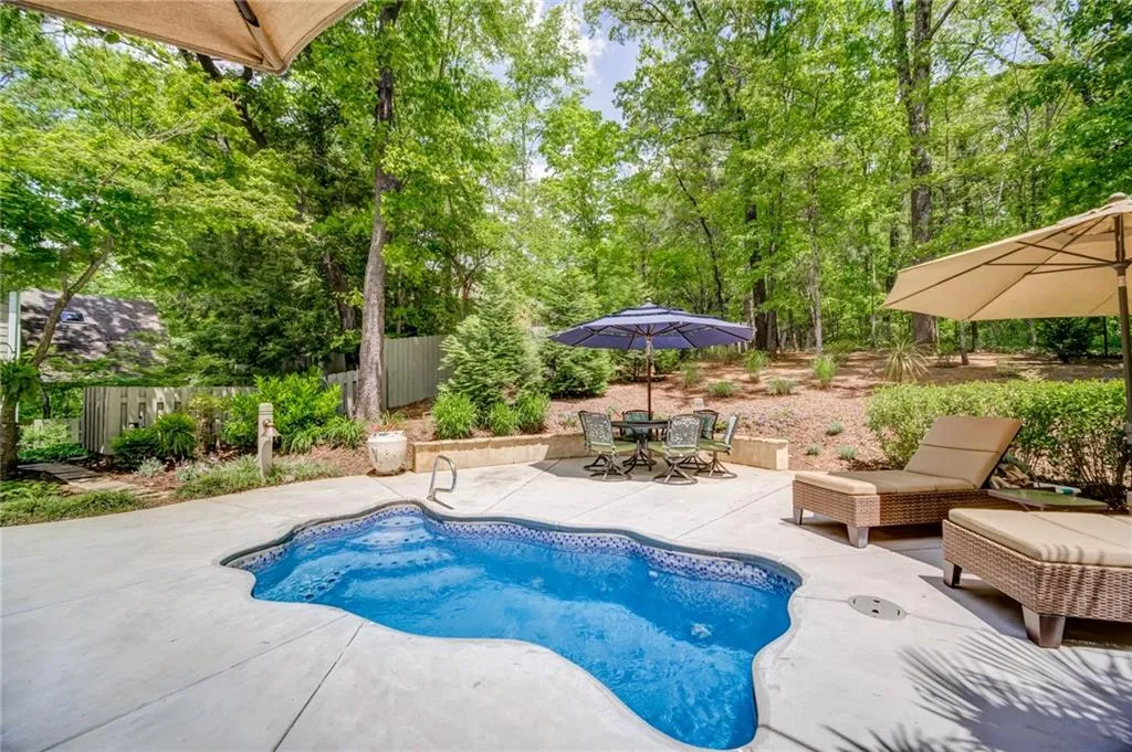 1669 Spalding Drive, Sandy Springs, Georgia 30350, 4 Bedrooms Bedrooms, ,3 BathroomsBathrooms,Residential,Sold,1669 Spalding Drive,6875261