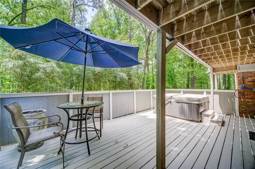 1669 Spalding Drive, Sandy Springs, Georgia 30350, 4 Bedrooms Bedrooms, ,3 BathroomsBathrooms,Residential,Sold,1669 Spalding Drive,6875261