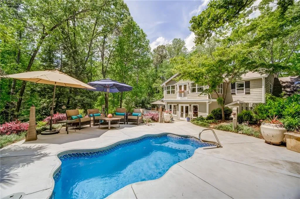 1669 Spalding Drive, Sandy Springs, Georgia 30350, 4 Bedrooms Bedrooms, ,3 BathroomsBathrooms,Residential,Sold,1669 Spalding Drive,6875261