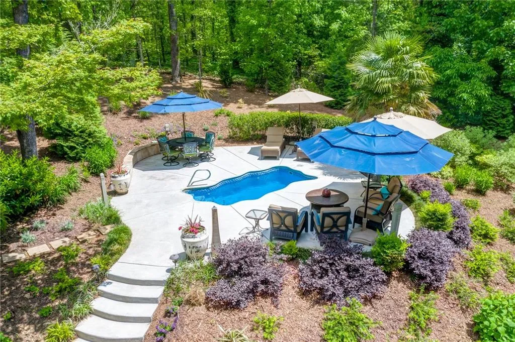 1669 Spalding Drive, Sandy Springs, Georgia 30350, 4 Bedrooms Bedrooms, ,3 BathroomsBathrooms,Residential,Sold,1669 Spalding Drive,6875261