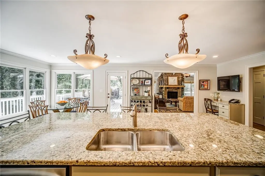 1669 Spalding Drive, Sandy Springs, Georgia 30350, 4 Bedrooms Bedrooms, ,3 BathroomsBathrooms,Residential,Sold,1669 Spalding Drive,6875261