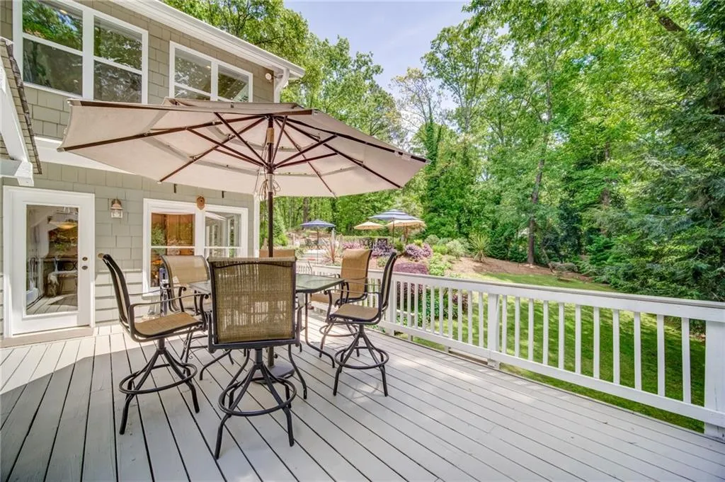 1669 Spalding Drive, Sandy Springs, Georgia 30350, 4 Bedrooms Bedrooms, ,3 BathroomsBathrooms,Residential,Sold,1669 Spalding Drive,6875261