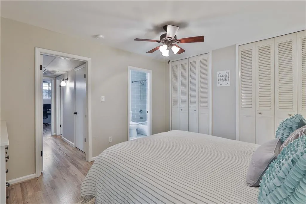 5400 Roswell Road Unit M9, Sandy Springs, Georgia 30342, 2 Bedrooms Bedrooms, ,2 BathroomsBathrooms,Residential,Sold,5400 Roswell Road Unit M9,6795561