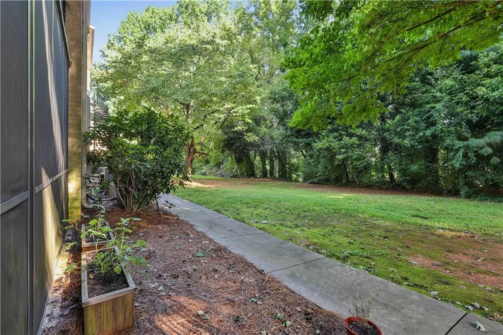 5400 Roswell Road Unit M9, Sandy Springs, Georgia 30342, 2 Bedrooms Bedrooms, ,2 BathroomsBathrooms,Residential,Sold,5400 Roswell Road Unit M9,6795561