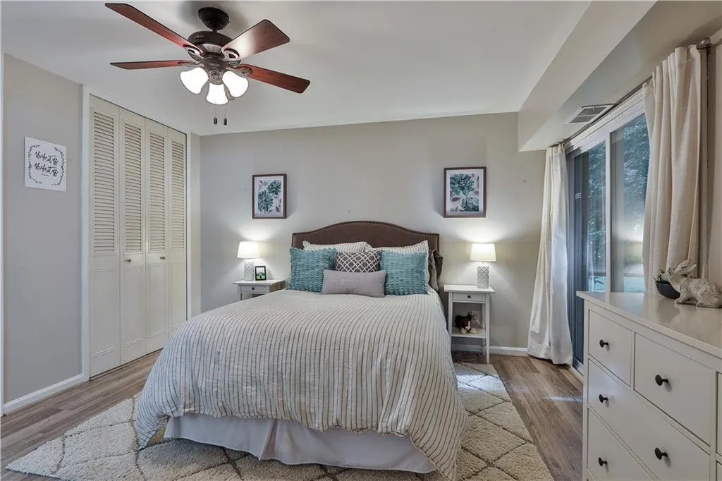 5400 Roswell Road Unit M9, Sandy Springs, Georgia 30342, 2 Bedrooms Bedrooms, ,2 BathroomsBathrooms,Residential,Sold,5400 Roswell Road Unit M9,6795561