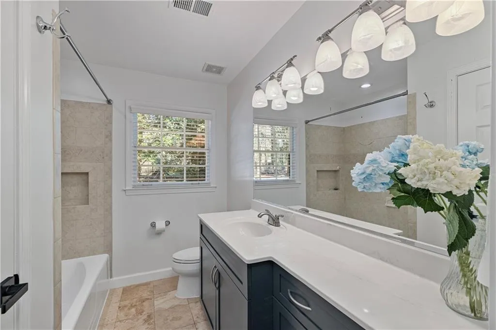 240 Berwick Drive, Atlanta, Georgia 30328, 3 Bedrooms Bedrooms, ,2 BathroomsBathrooms,Residential,Sold,240 Berwick Drive,7718818