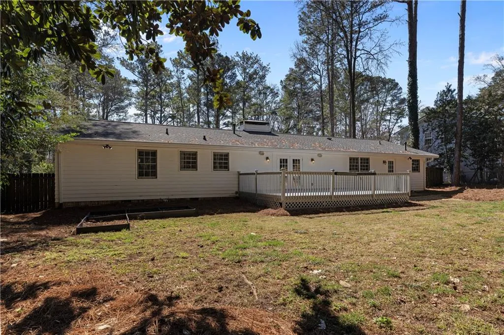 240 Berwick Drive, Atlanta, Georgia 30328, 3 Bedrooms Bedrooms, ,2 BathroomsBathrooms,Residential,Sold,240 Berwick Drive,7718818