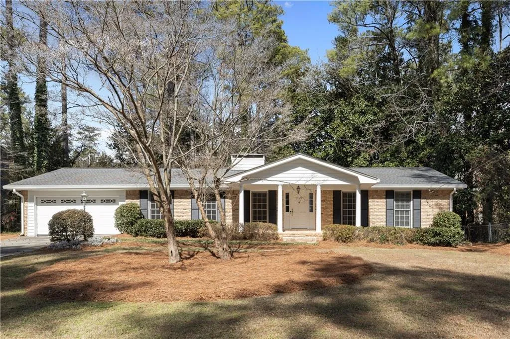 240 Berwick Drive, Atlanta, Georgia 30328, 3 Bedrooms Bedrooms, ,2 BathroomsBathrooms,Residential,For Sale,240 Berwick Drive,7718818