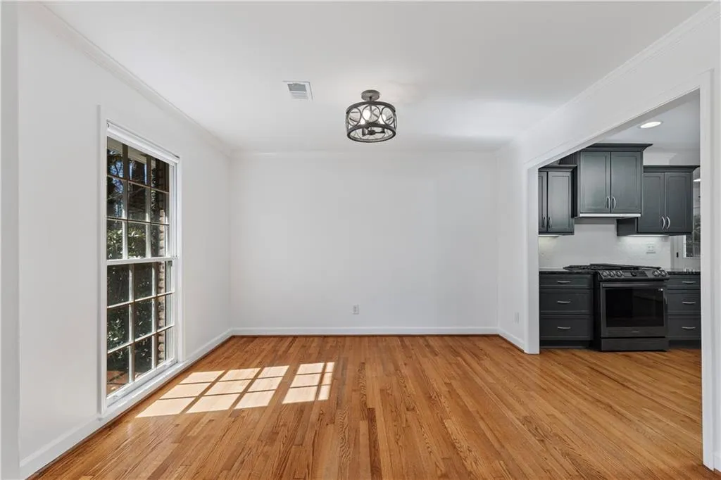 240 Berwick Drive, Atlanta, Georgia 30328, 3 Bedrooms Bedrooms, ,2 BathroomsBathrooms,Residential,Sold,240 Berwick Drive,7718818