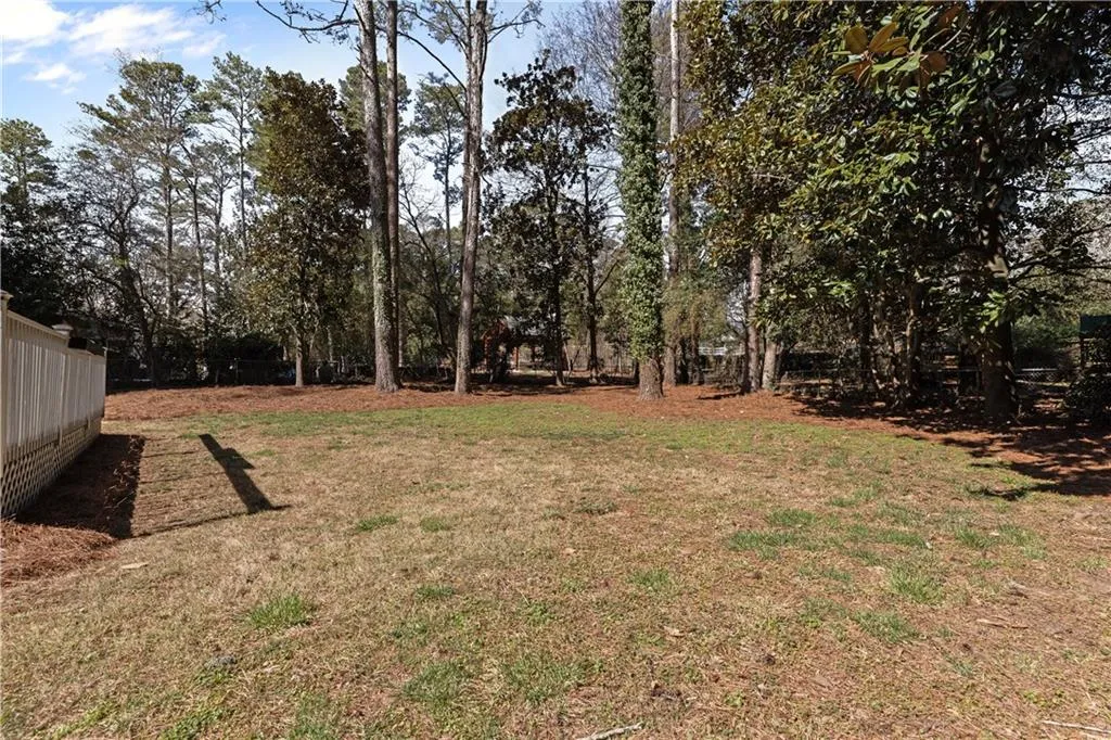240 Berwick Drive, Atlanta, Georgia 30328, 3 Bedrooms Bedrooms, ,2 BathroomsBathrooms,Residential,Sold,240 Berwick Drive,7718818