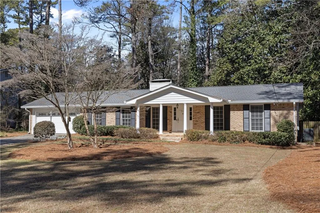 240 Berwick Drive, Atlanta, Georgia 30328, 3 Bedrooms Bedrooms, ,2 BathroomsBathrooms,Residential,Sold,240 Berwick Drive,7718818