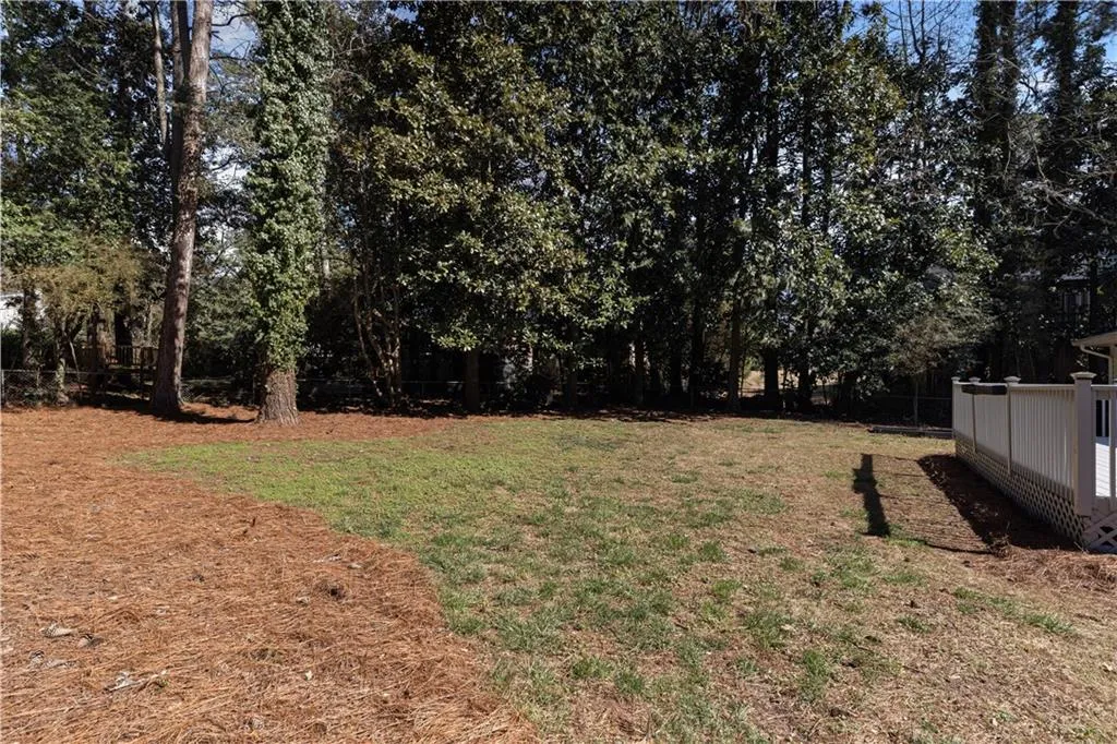 240 Berwick Drive, Atlanta, Georgia 30328, 3 Bedrooms Bedrooms, ,2 BathroomsBathrooms,Residential,Sold,240 Berwick Drive,7718818