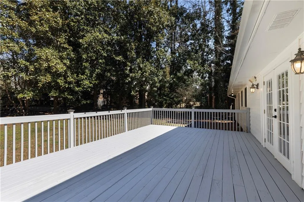 240 Berwick Drive, Atlanta, Georgia 30328, 3 Bedrooms Bedrooms, ,2 BathroomsBathrooms,Residential,Sold,240 Berwick Drive,7718818