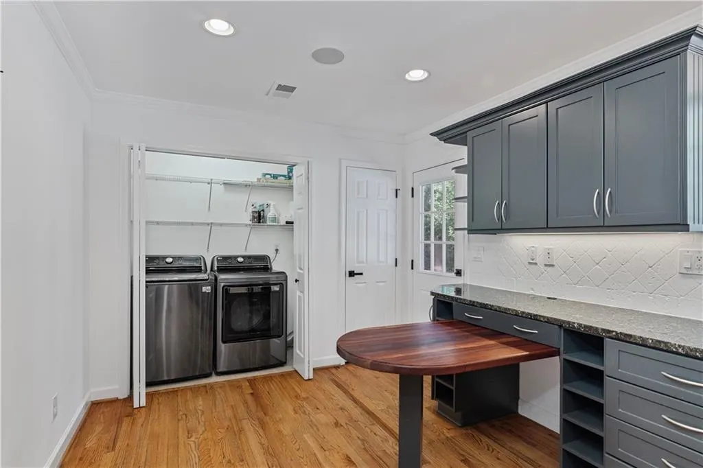 240 Berwick Drive, Atlanta, Georgia 30328, 3 Bedrooms Bedrooms, ,2 BathroomsBathrooms,Residential,Sold,240 Berwick Drive,7718818
