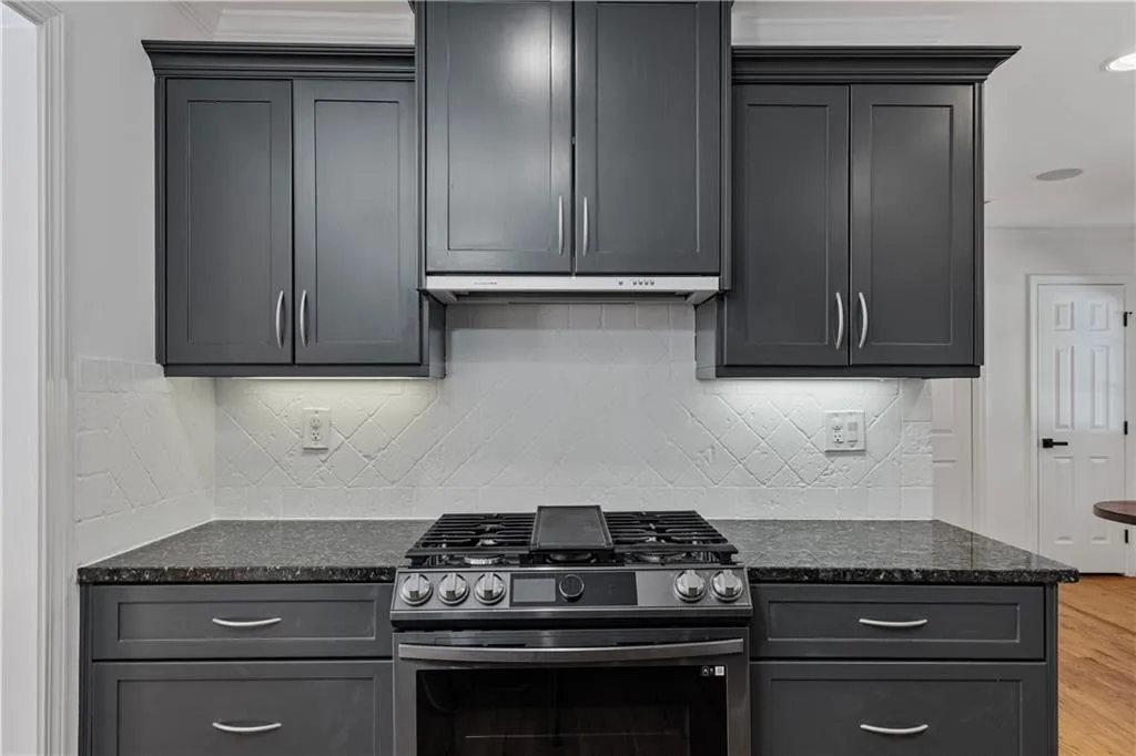 240 Berwick Drive, Atlanta, Georgia 30328, 3 Bedrooms Bedrooms, ,2 BathroomsBathrooms,Residential,Sold,240 Berwick Drive,7718818