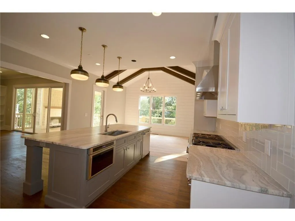 2909 Redding Road Ne, Brookhaven, Georgia 30319, 5 Bedrooms Bedrooms, ,5 BathroomsBathrooms,Residential,Sold,2909 Redding Road Ne,5768417