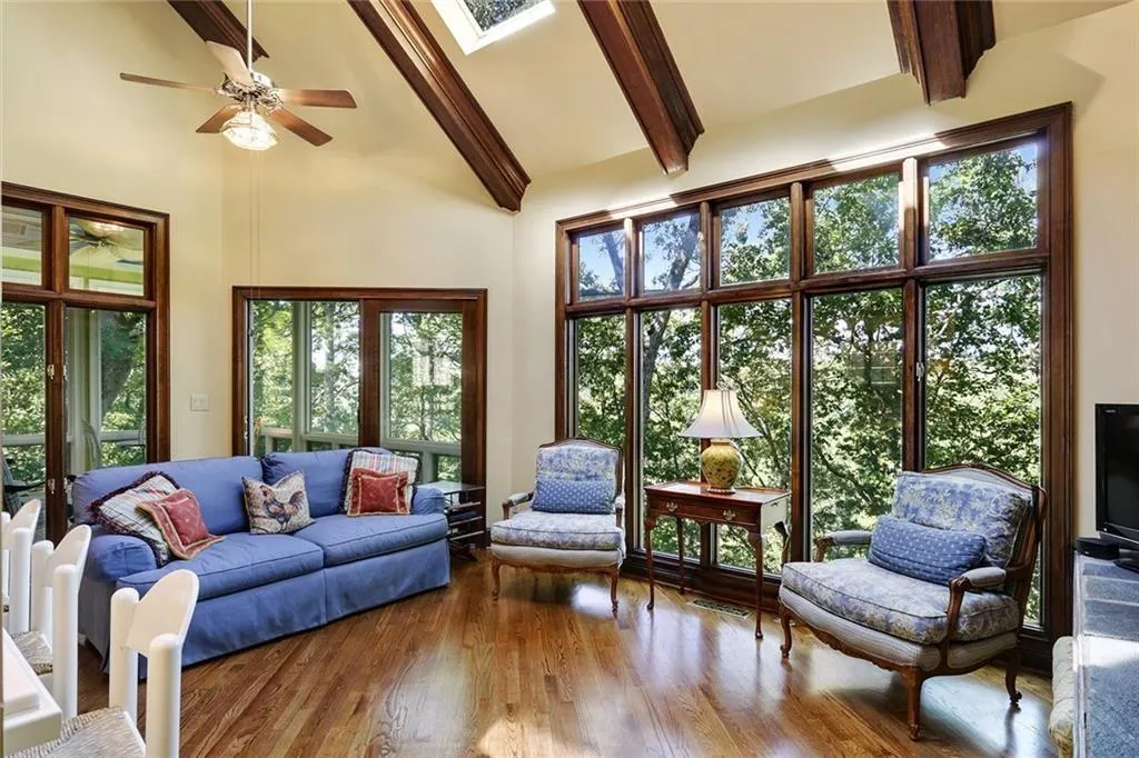 1445 N Riverside Circle, Sandy Springs, Georgia 30328, 5 Bedrooms Bedrooms, ,4 BathroomsBathrooms,Residential,Sold,1445 N Riverside Circle,5902520