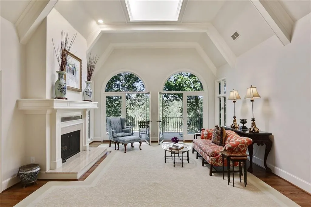 1445 N Riverside Circle, Sandy Springs, Georgia 30328, 5 Bedrooms Bedrooms, ,4 BathroomsBathrooms,Residential,Sold,1445 N Riverside Circle,5902520