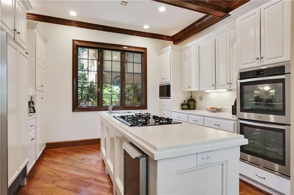 1445 N Riverside Circle, Sandy Springs, Georgia 30328, 5 Bedrooms Bedrooms, ,4 BathroomsBathrooms,Residential,Sold,1445 N Riverside Circle,5902520
