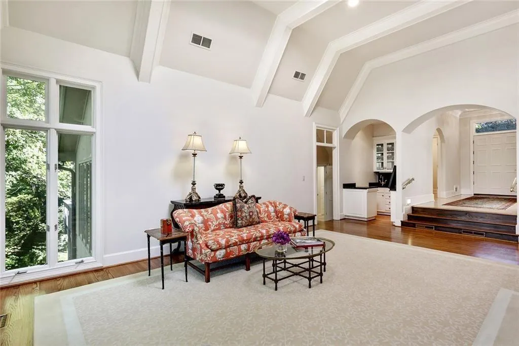 1445 N Riverside Circle, Sandy Springs, Georgia 30328, 5 Bedrooms Bedrooms, ,4 BathroomsBathrooms,Residential,Sold,1445 N Riverside Circle,5902520