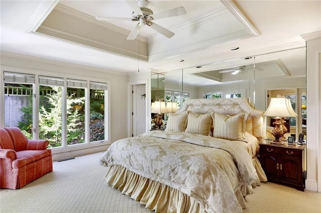 1445 N Riverside Circle, Sandy Springs, Georgia 30328, 5 Bedrooms Bedrooms, ,4 BathroomsBathrooms,Residential,Sold,1445 N Riverside Circle,5902520