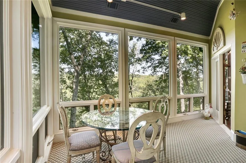 1445 N Riverside Circle, Sandy Springs, Georgia 30328, 5 Bedrooms Bedrooms, ,4 BathroomsBathrooms,Residential,Sold,1445 N Riverside Circle,5902520