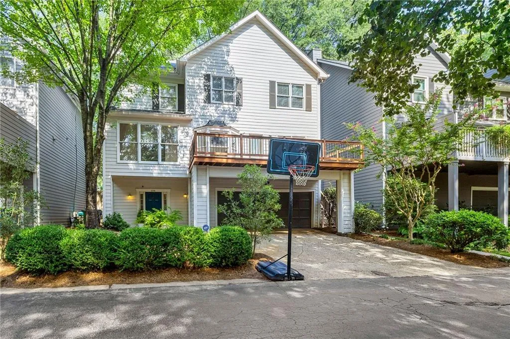 2316 Defoors Ferry Road Nw, Atlanta, Georgia 30318, 4 Bedrooms Bedrooms, ,3 BathroomsBathrooms,Residential,For Sale,2316 Defoors Ferry Road Nw,7594057