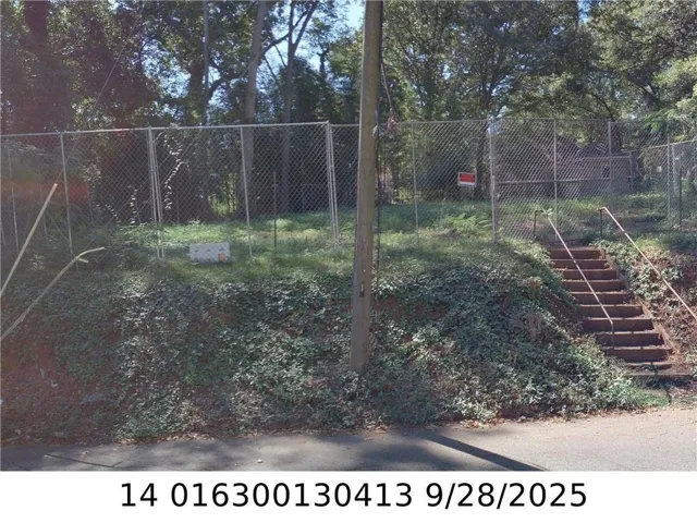 Image quality insufficient for description
