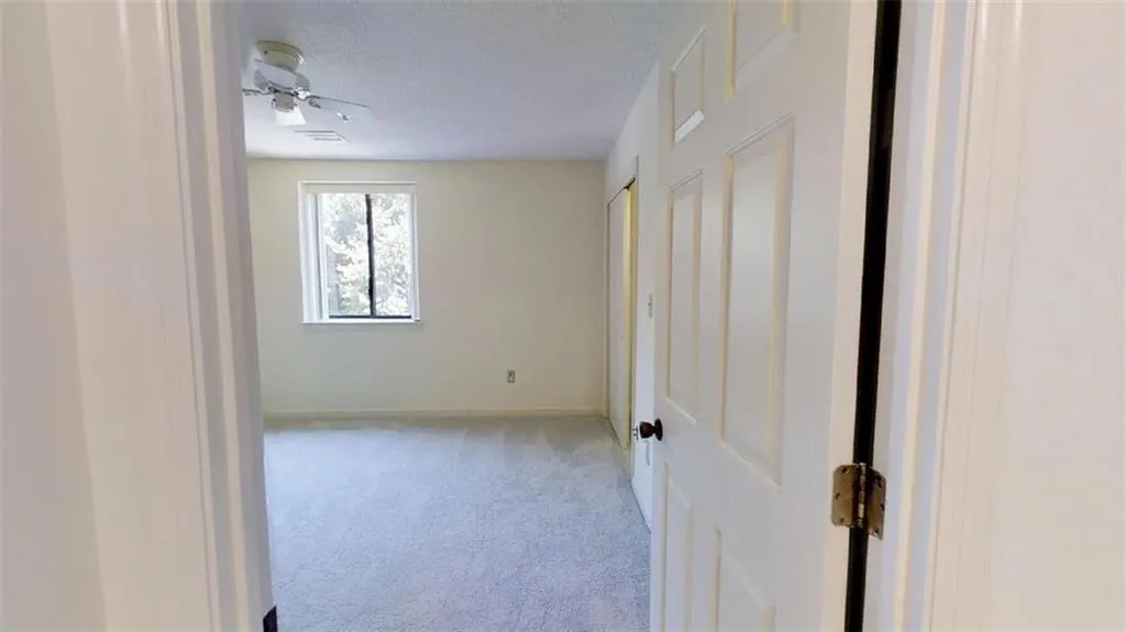 300 Johnson Ferry Road Ne Unit A305, Sandy Springs, Georgia 30328, 1 Bedroom Bedrooms, ,1 BathroomBathrooms,Residential,Sold,300 Johnson Ferry Road Ne Unit A305,6603578