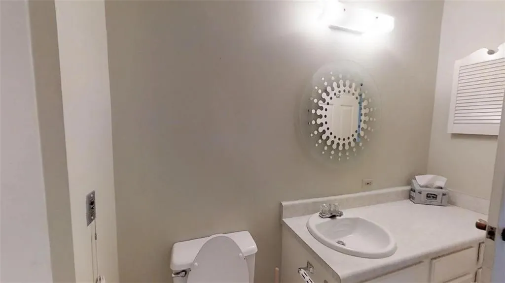 300 Johnson Ferry Road Ne Unit A305, Sandy Springs, Georgia 30328, 1 Bedroom Bedrooms, ,1 BathroomBathrooms,Residential,Sold,300 Johnson Ferry Road Ne Unit A305,6603578