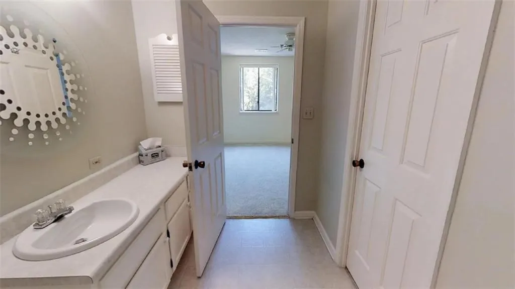300 Johnson Ferry Road Ne Unit A305, Sandy Springs, Georgia 30328, 1 Bedroom Bedrooms, ,1 BathroomBathrooms,Residential,Sold,300 Johnson Ferry Road Ne Unit A305,6603578