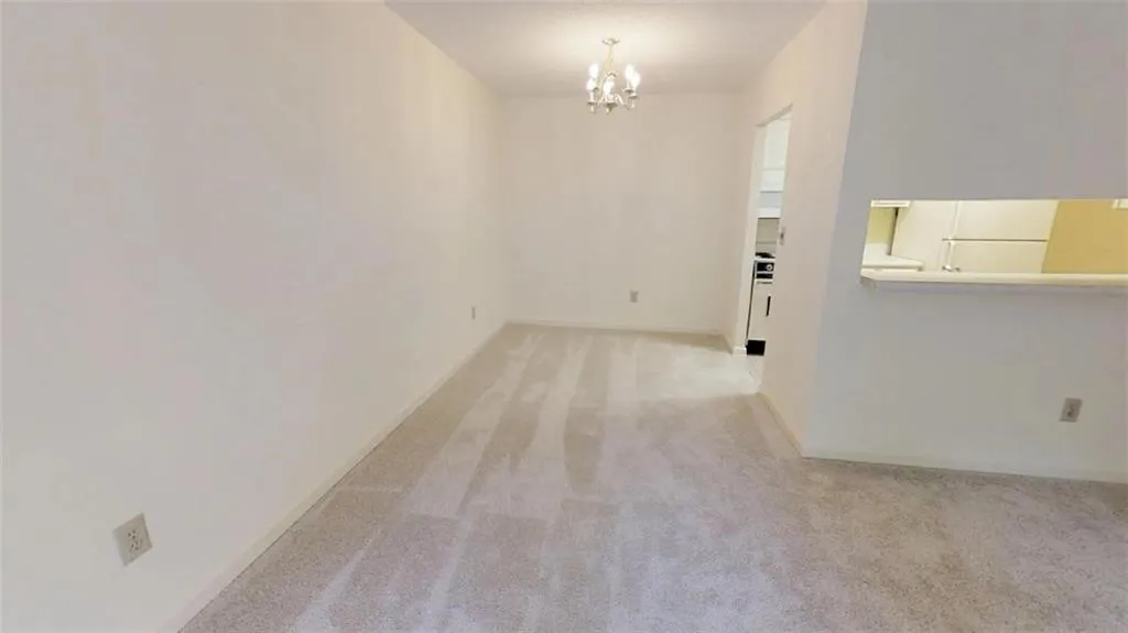 300 Johnson Ferry Road Ne Unit A305, Sandy Springs, Georgia 30328, 1 Bedroom Bedrooms, ,1 BathroomBathrooms,Residential,Sold,300 Johnson Ferry Road Ne Unit A305,6603578