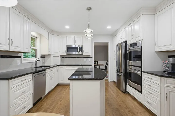 2210 Smoke Stone Circle, Marietta, Georgia 30062