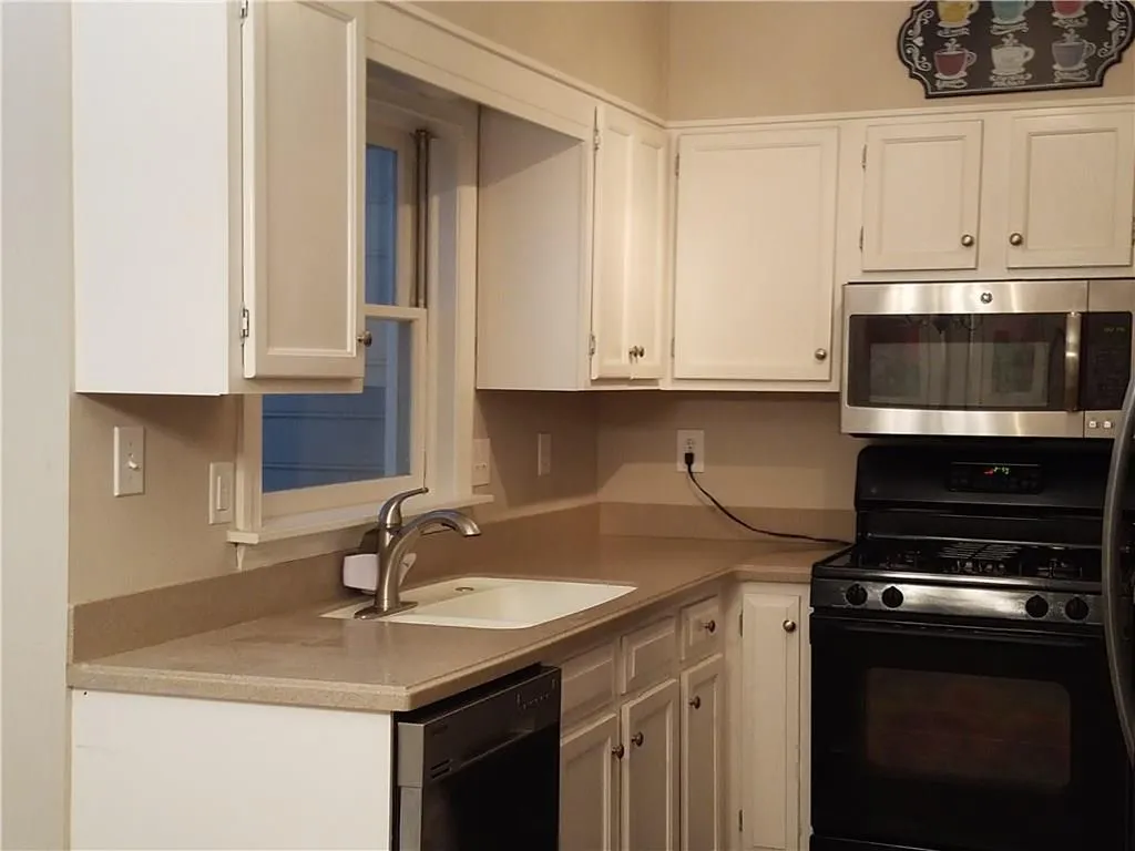 7500 Roswell Road Unit 107, Atlanta, Georgia 30350, 2 Bedrooms Bedrooms, ,2 BathroomsBathrooms,Residential,Sold,7500 Roswell Road Unit 107,5728801