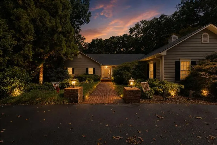 731 Hidden Lakes Trail, Jefferson, Georgia 30549