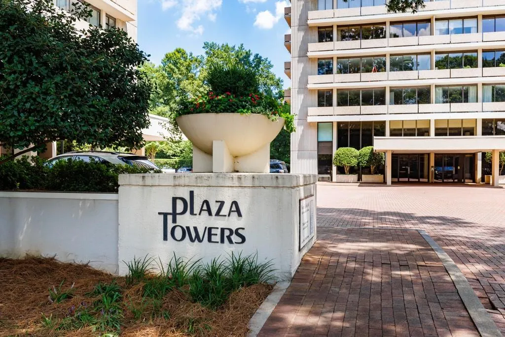 2575 Peachtree Road Ne Unit 6g, Atlanta, Georgia 30305, 2 Bedrooms Bedrooms, ,2 BathroomsBathrooms,Residential,For Sale,2575 Peachtree Road Ne Unit 6g,7674859