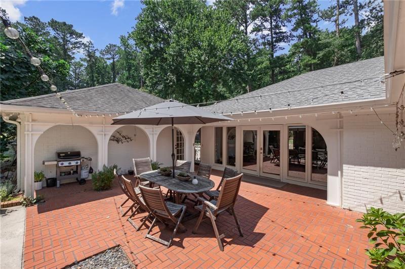 630 River Valley Road, Atlanta, Georgia 30328, 6 Bedrooms Bedrooms, ,6 BathroomsBathrooms,Residential,Sold,630 River Valley Road,7340506