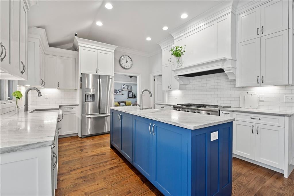 630 River Valley Road, Atlanta, Georgia 30328, 6 Bedrooms Bedrooms, ,6 BathroomsBathrooms,Residential,Sold,630 River Valley Road,7340506