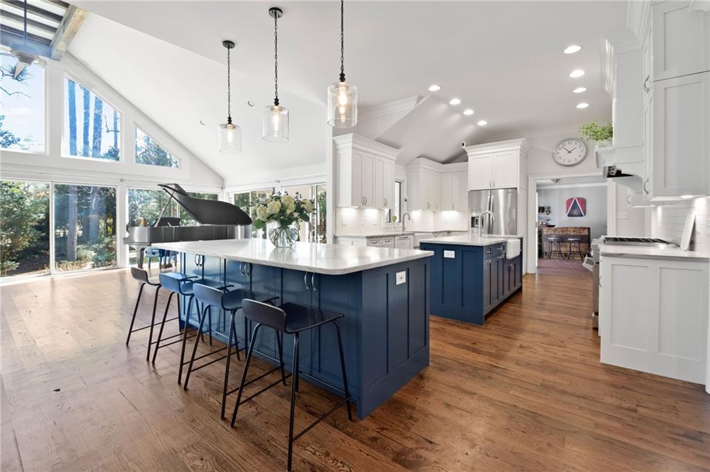 630 River Valley Road, Atlanta, Georgia 30328, 6 Bedrooms Bedrooms, ,6 BathroomsBathrooms,Residential,Sold,630 River Valley Road,7340506