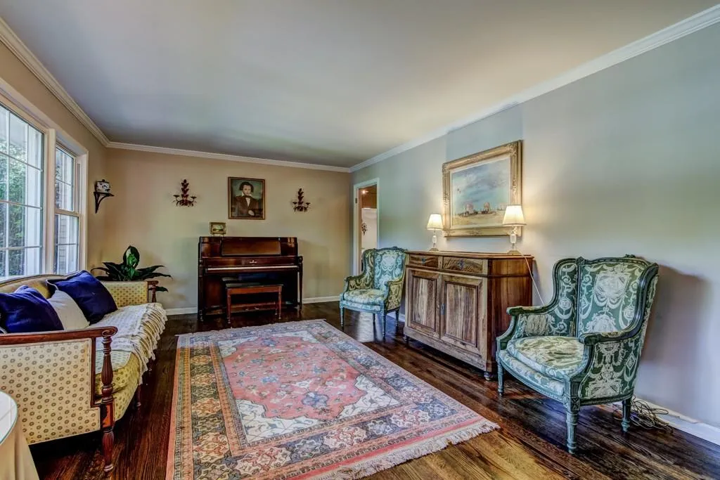 260 Land O Lakes Court Ne, Atlanta, Georgia 30342, 3 Bedrooms Bedrooms, ,3 BathroomsBathrooms,Residential,Sold,260 Land O Lakes Court Ne,5876153