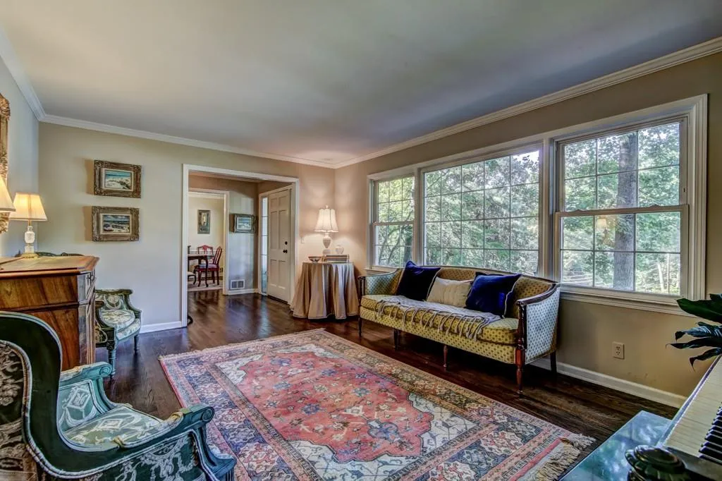 260 Land O Lakes Court Ne, Atlanta, Georgia 30342, 3 Bedrooms Bedrooms, ,3 BathroomsBathrooms,Residential,Sold,260 Land O Lakes Court Ne,5876153
