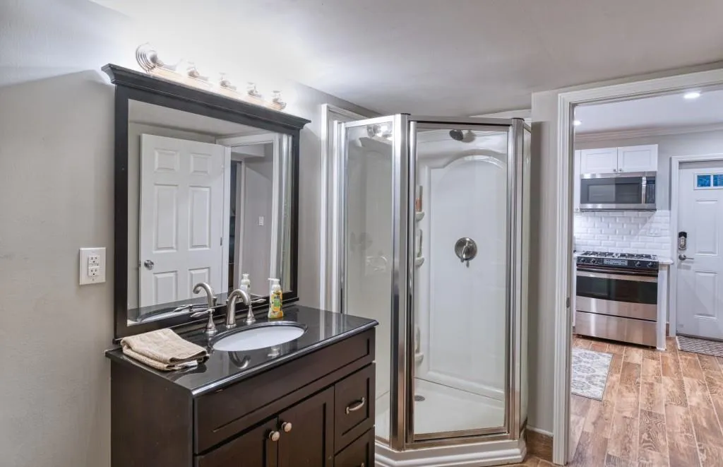 6300 Long Island Court, Sandy Springs, Georgia 30328, 3 Bedrooms Bedrooms, ,3 BathroomsBathrooms,Residential,Sold,6300 Long Island Court,6815628